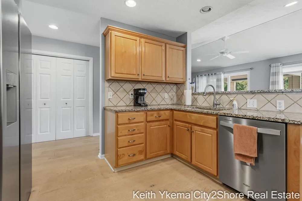 6185 Gleneagle Highlands Drive Hudsonville, MI 49426