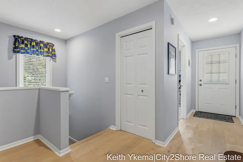 6185 Gleneagle Highlands Drive Hudsonville, MI 49426