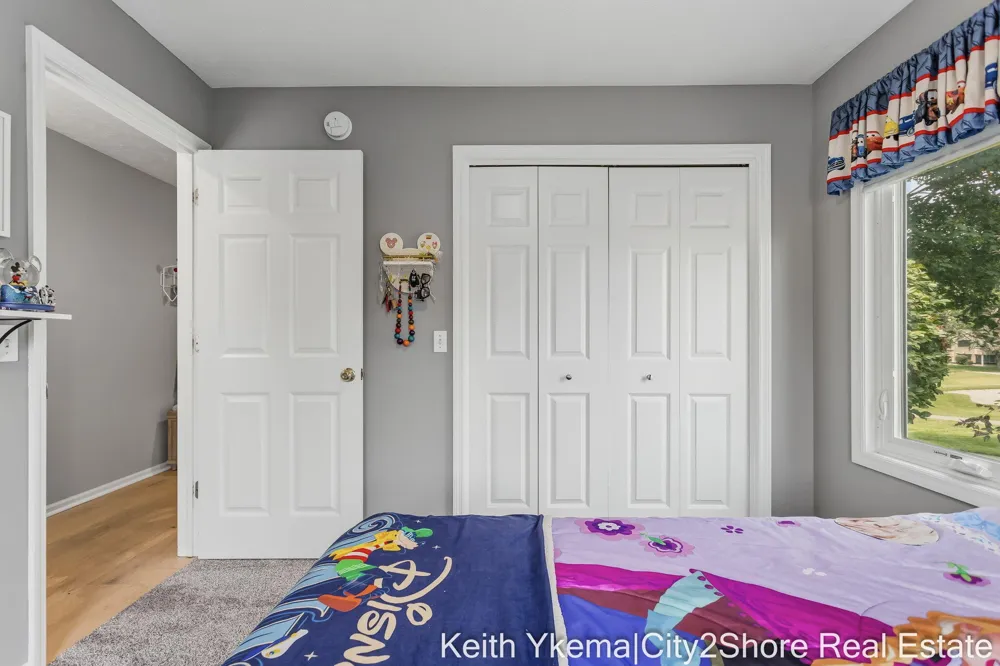6185 Gleneagle Highlands Drive Hudsonville, MI 49426