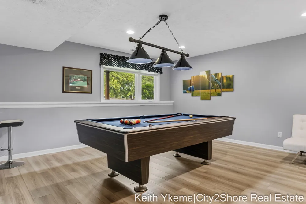 6185 Gleneagle Highlands Drive Hudsonville, MI 49426
