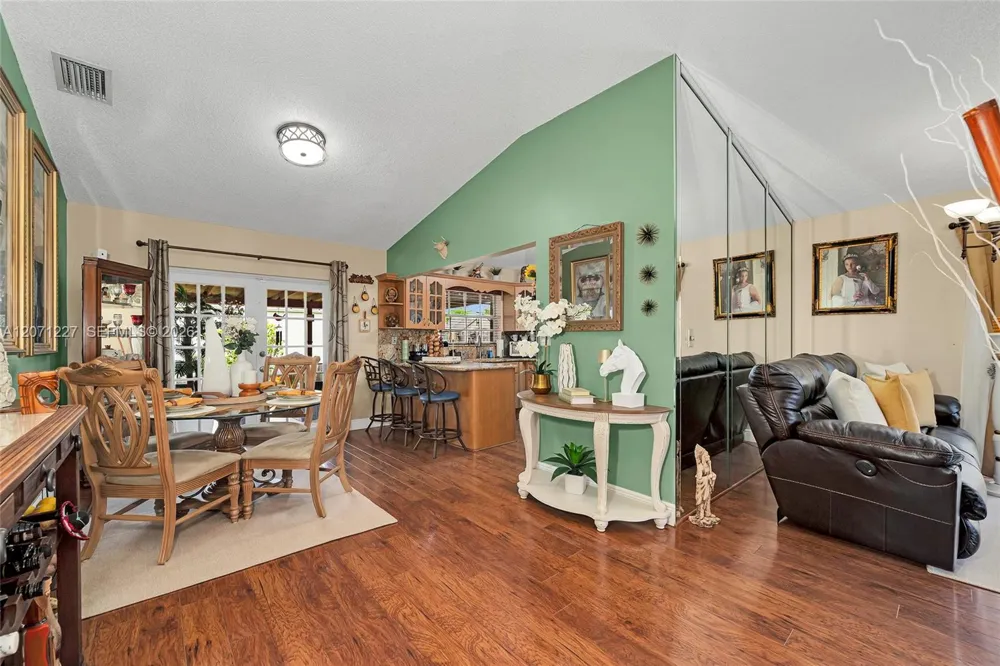 12916 SW 150th Ter Miami, FL 33186