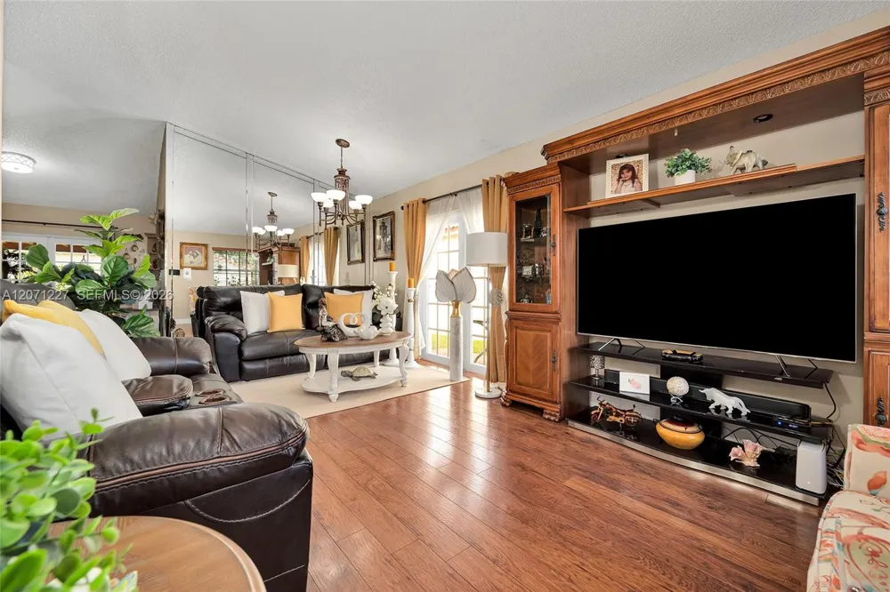 12916 SW 150th Ter Miami, FL 33186