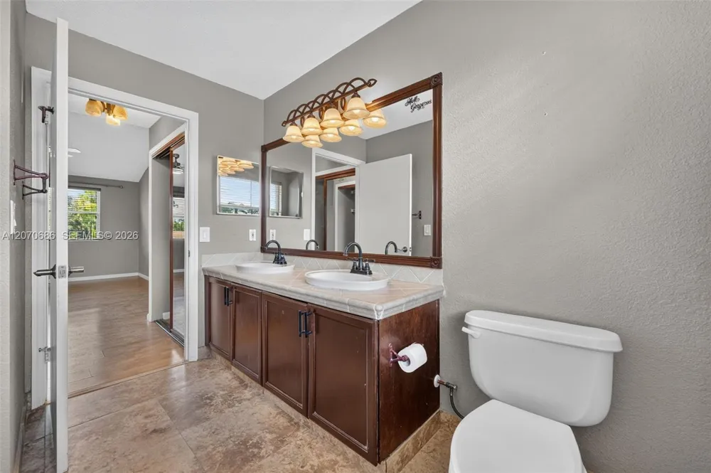 4848 Grapevine Way #4848 Davie, FL 33331