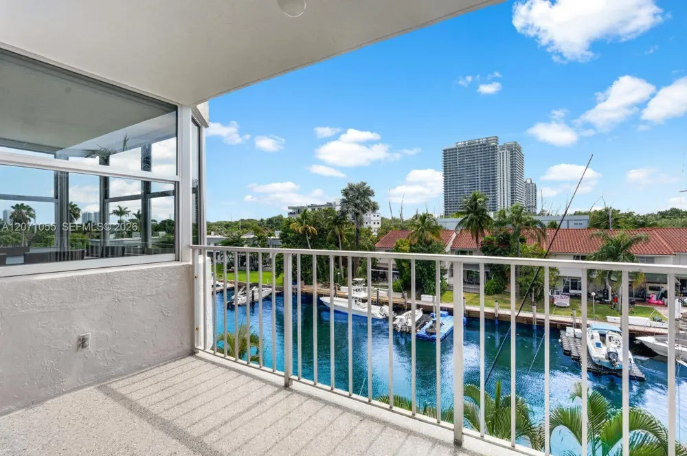 16565 NE 26th Ave #4E North Miami Beach, FL 33160