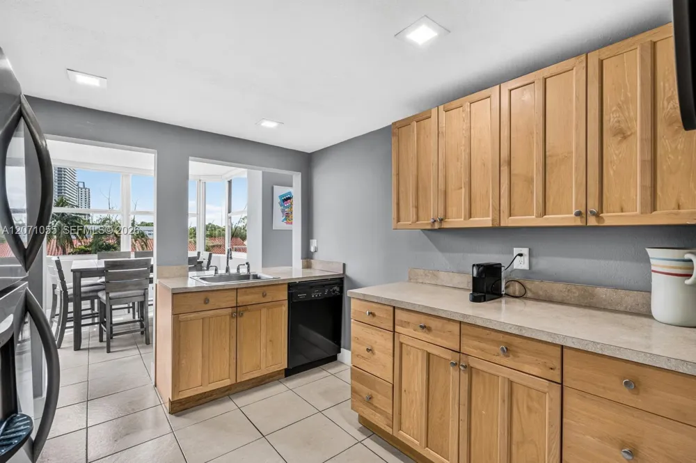 16565 NE 26th Ave #4E North Miami Beach, FL 33160