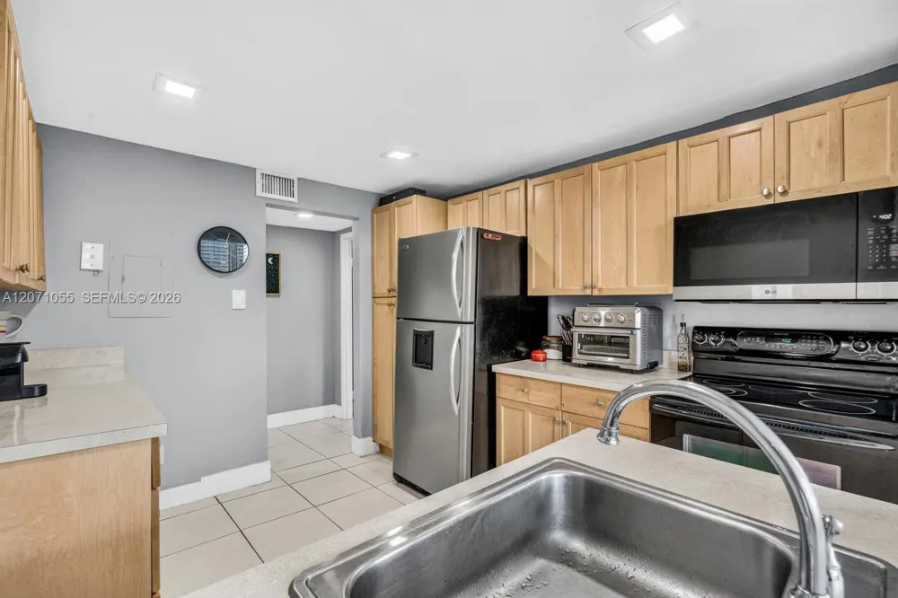 16565 NE 26th Ave #4E North Miami Beach, FL 33160