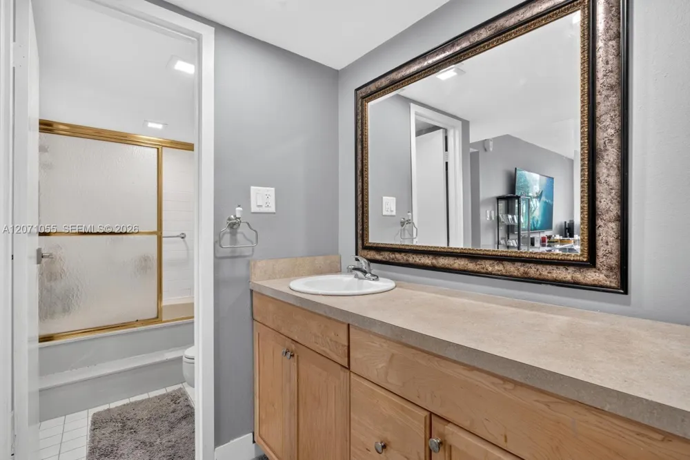 16565 NE 26th Ave #4E North Miami Beach, FL 33160
