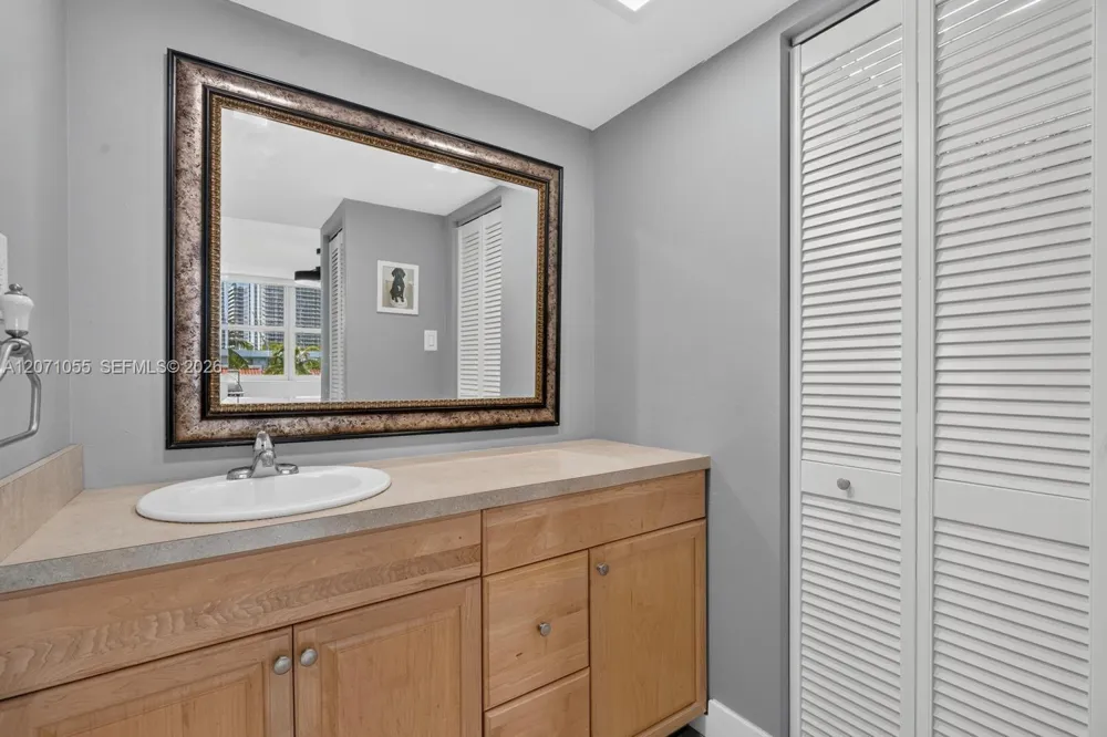 16565 NE 26th Ave #4E North Miami Beach, FL 33160