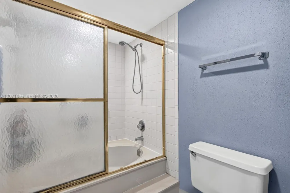 16565 NE 26th Ave #4E North Miami Beach, FL 33160