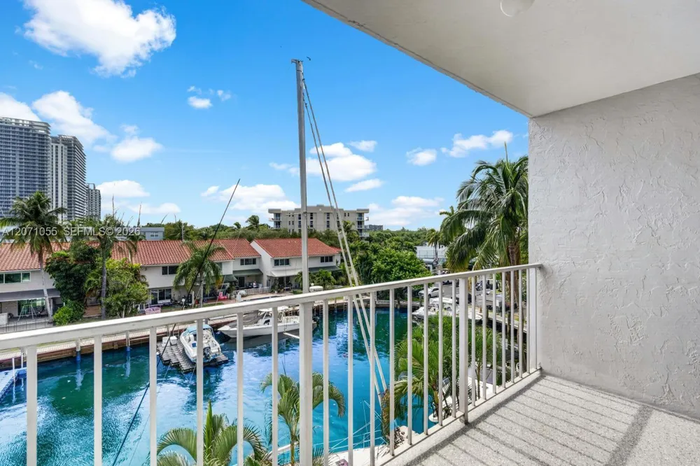 16565 NE 26th Ave #4E North Miami Beach, FL 33160