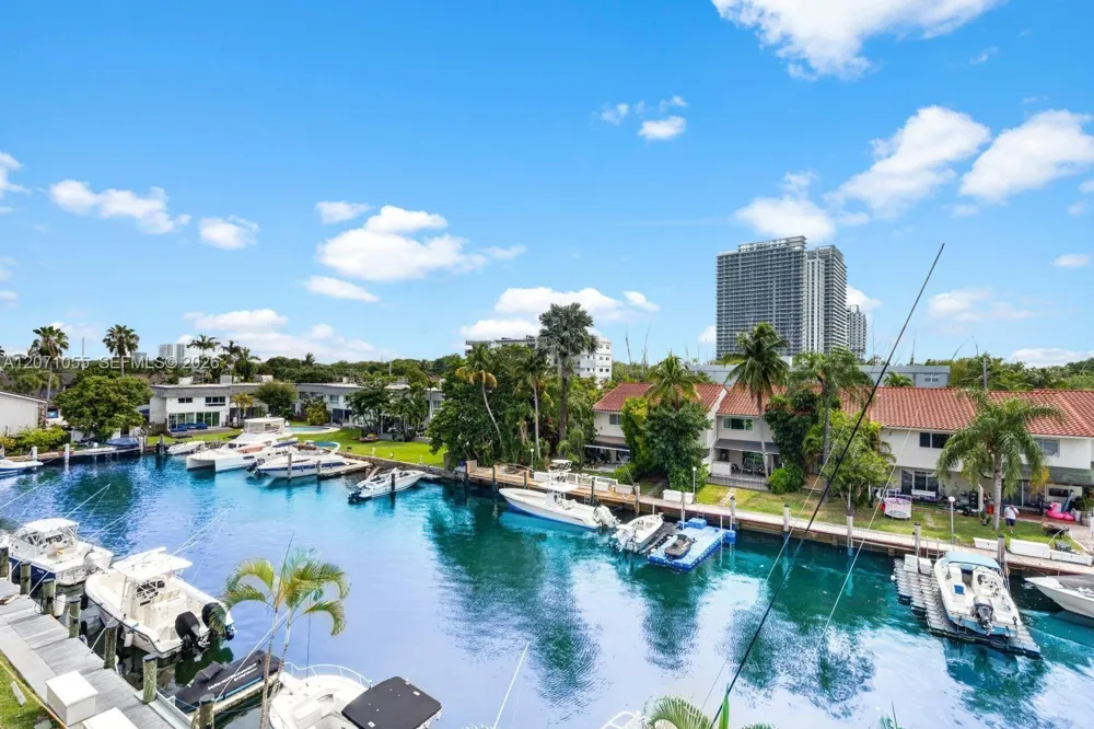 16565 NE 26th Ave #4E North Miami Beach, FL 33160