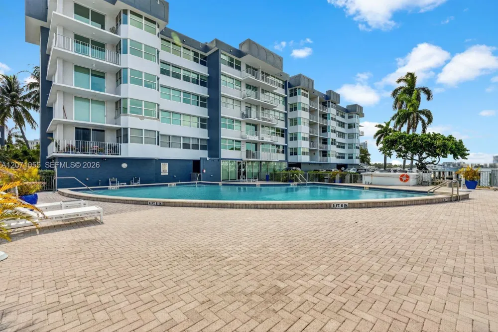 16565 NE 26th Ave #4E North Miami Beach, FL 33160