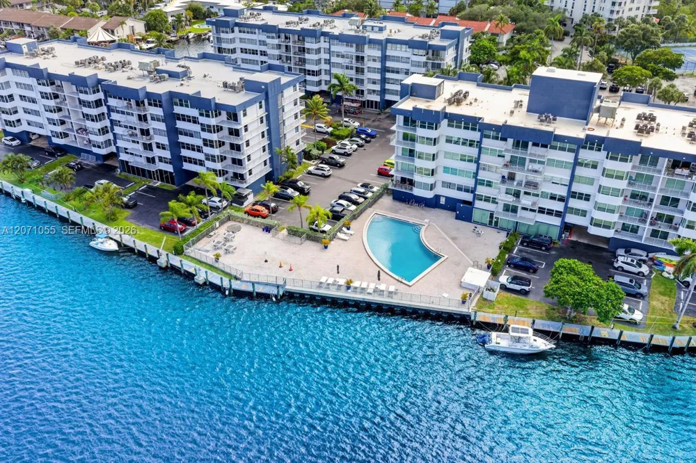 16565 NE 26th Ave #4E North Miami Beach, FL 33160