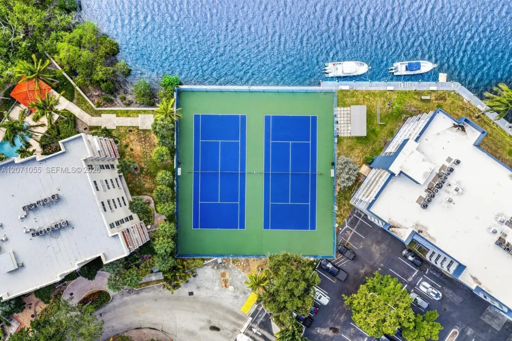 16565 NE 26th Ave #4E North Miami Beach, FL 33160