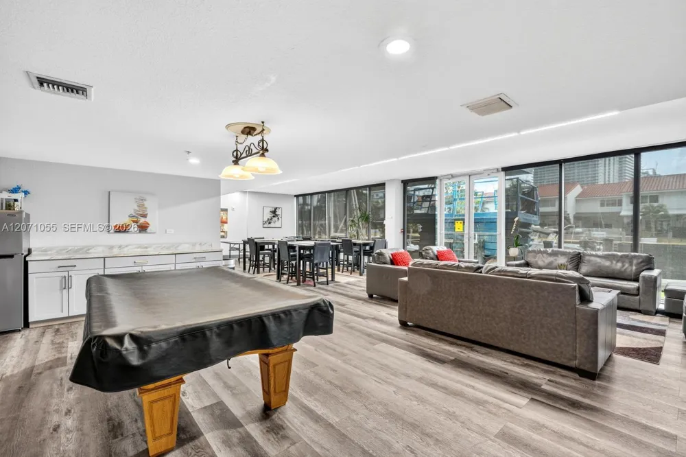 16565 NE 26th Ave #4E North Miami Beach, FL 33160