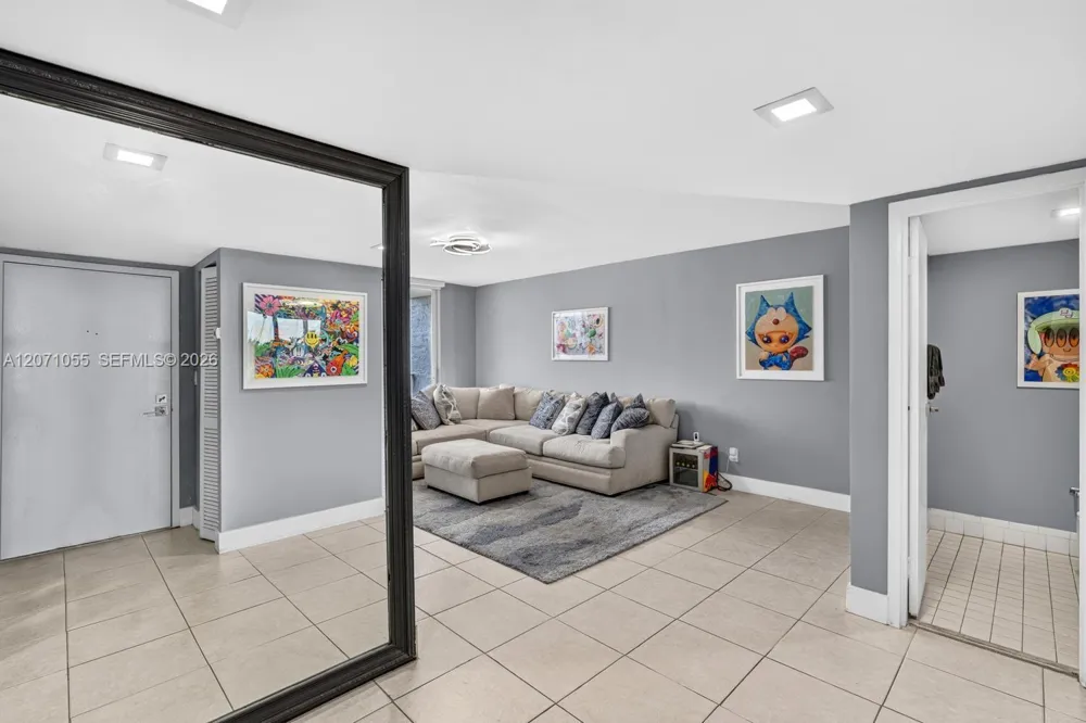 16565 NE 26th Ave #4E North Miami Beach, FL 33160