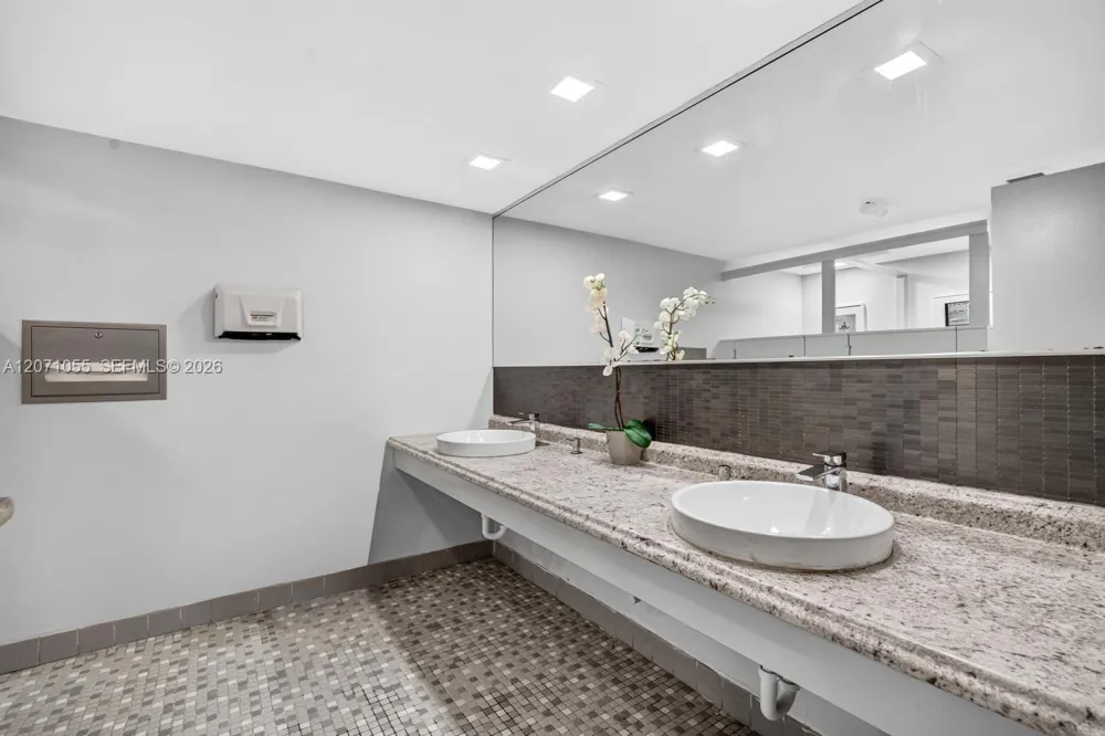 16565 NE 26th Ave #4E North Miami Beach, FL 33160