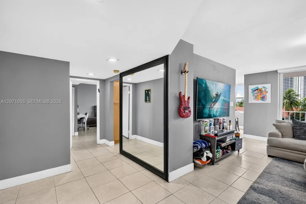 16565 NE 26th Ave #4E North Miami Beach, FL 33160