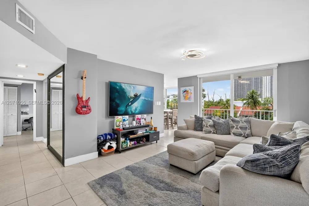 16565 NE 26th Ave #4E North Miami Beach, FL 33160