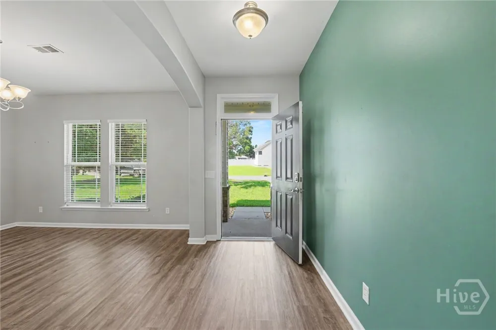 143 Grayson Avenue Savannah, GA 31419