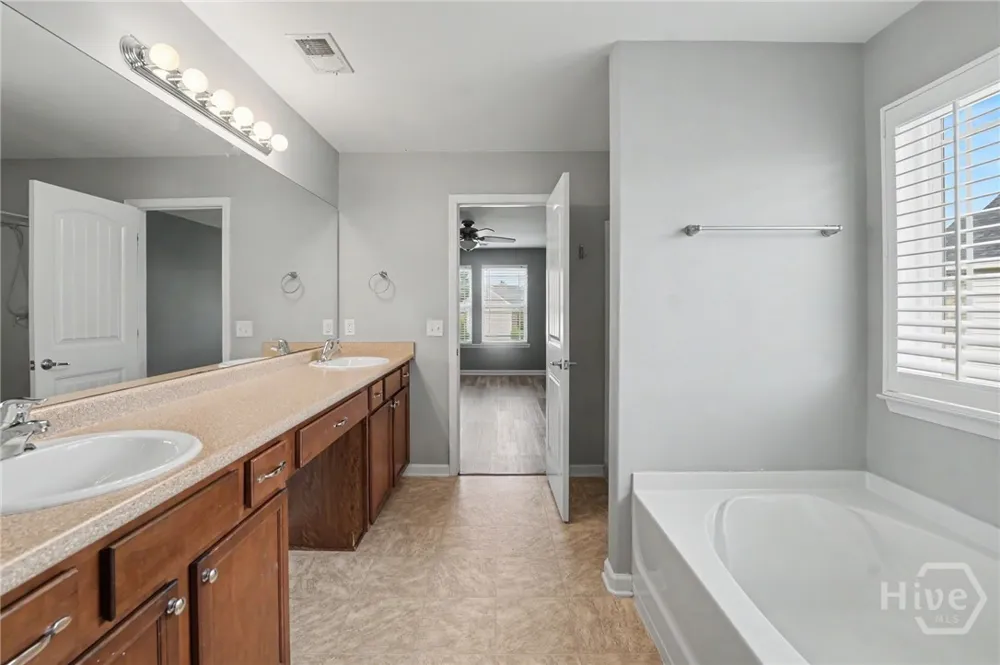 143 Grayson Avenue Savannah, GA 31419