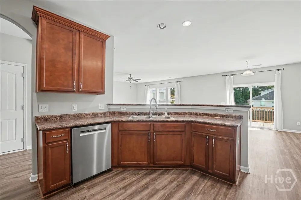 143 Grayson Avenue Savannah, GA 31419