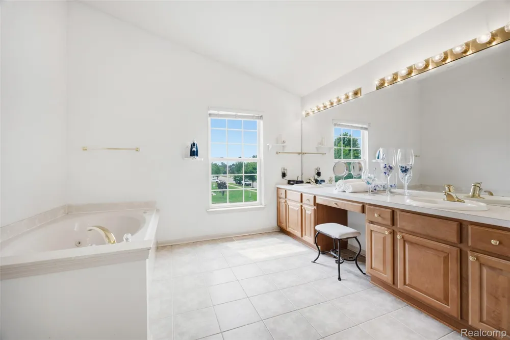 6819 Lakeway Street Ypsilanti Charter Township, MI 48197