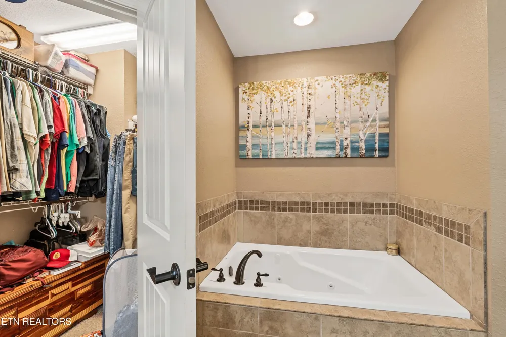 645 Berrywood Drive Maryville, TN 37801