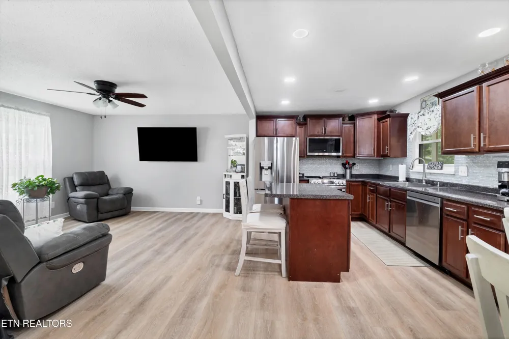 315 Arbor Drive Maryville, TN 37804