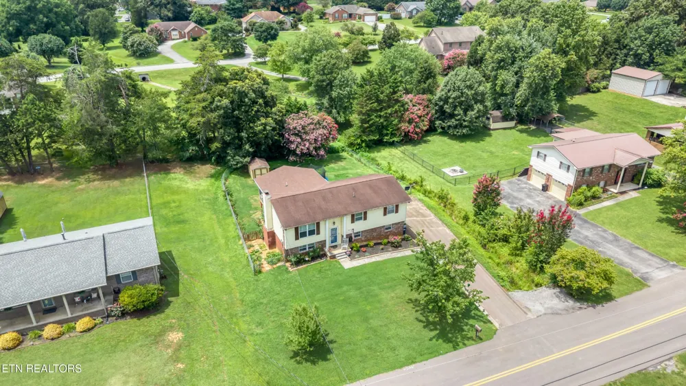 315 Arbor Drive Maryville, TN 37804