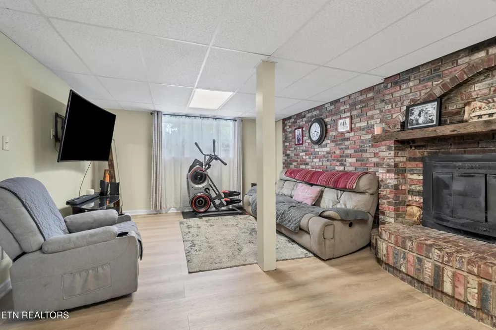 315 Arbor Drive Maryville, TN 37804