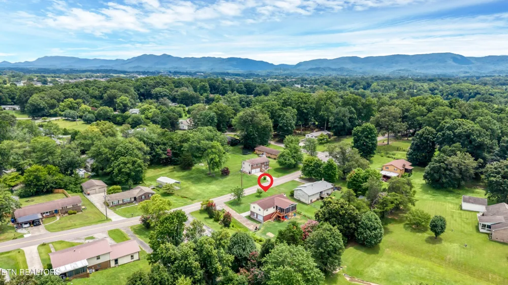 315 Arbor Drive Maryville, TN 37804