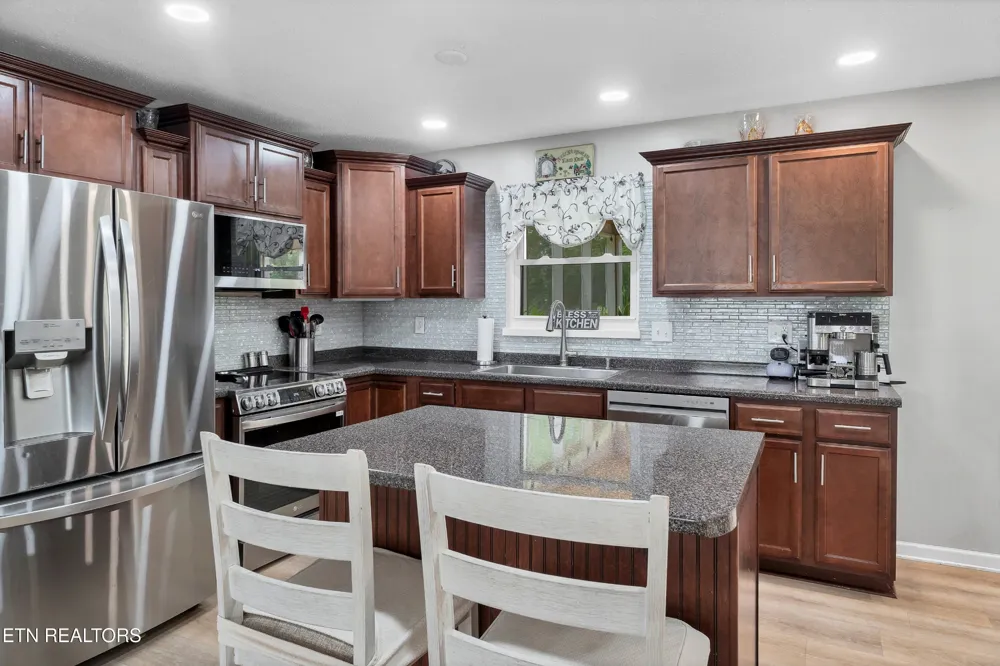 315 Arbor Drive Maryville, TN 37804