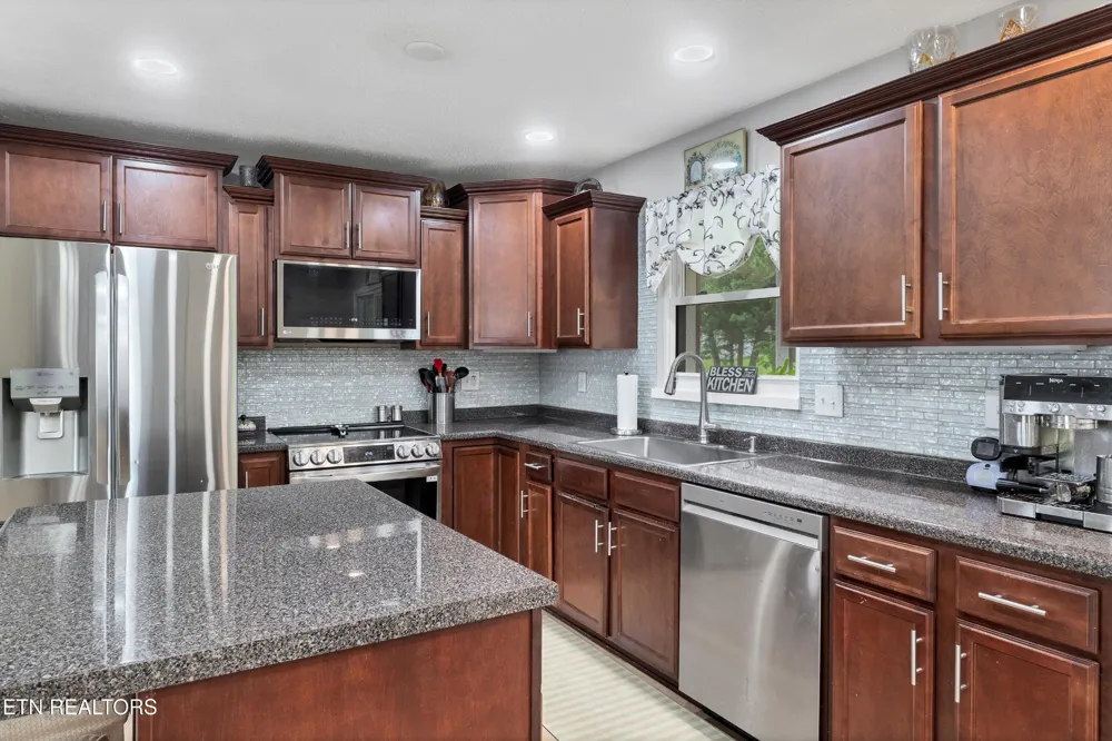 315 Arbor Drive Maryville, TN 37804