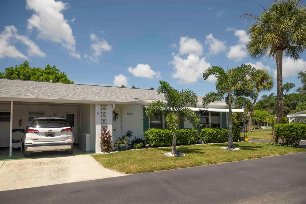 6061 CORAL WAY Bradenton, FL 34207