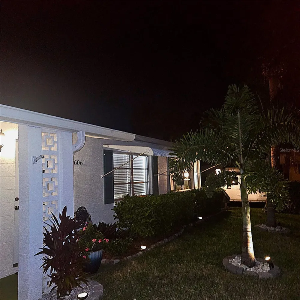 6061 CORAL WAY Bradenton, FL 34207