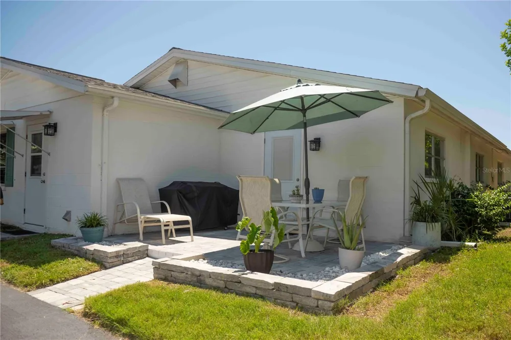 6061 CORAL WAY Bradenton, FL 34207
