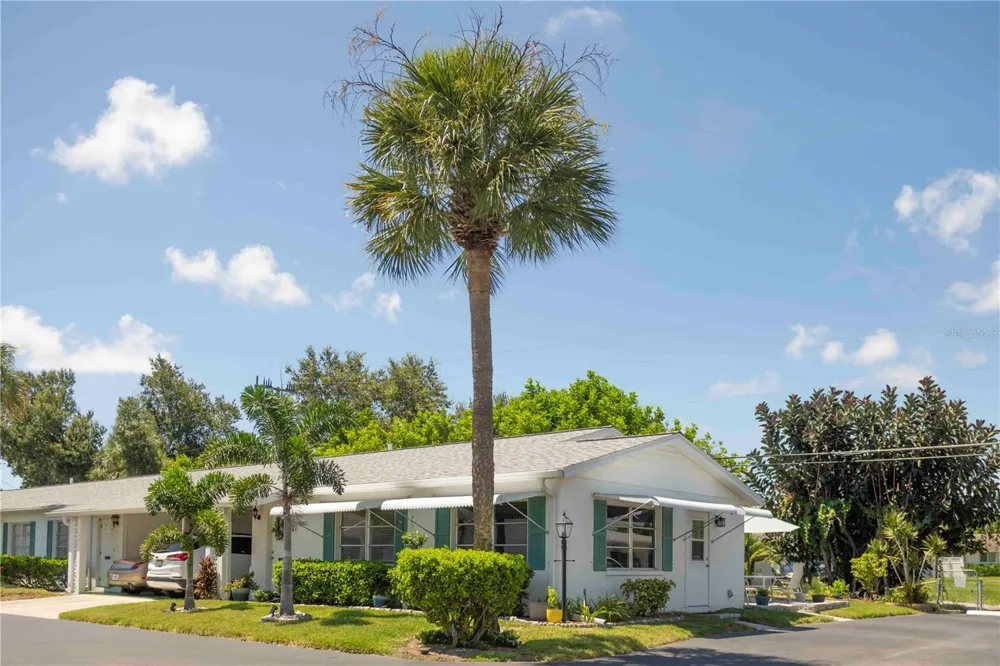 6061 CORAL WAY Bradenton, FL 34207