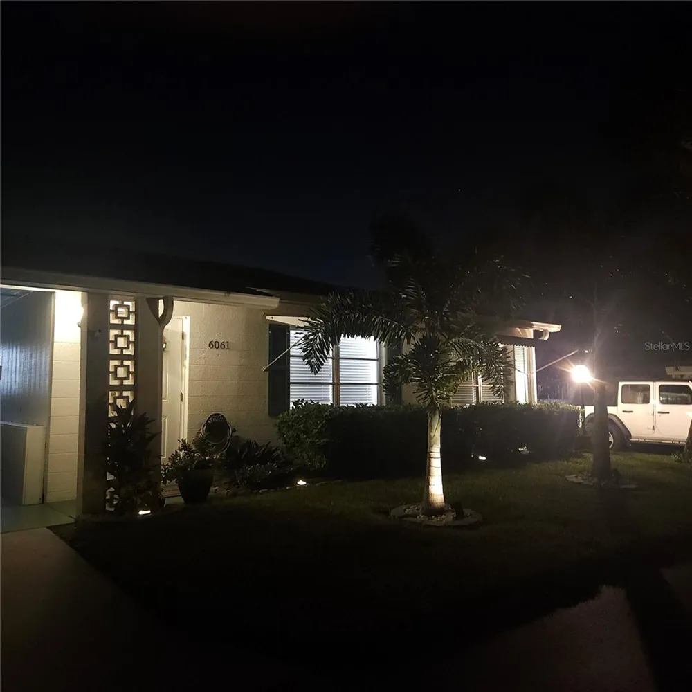 6061 CORAL WAY Bradenton, FL 34207
