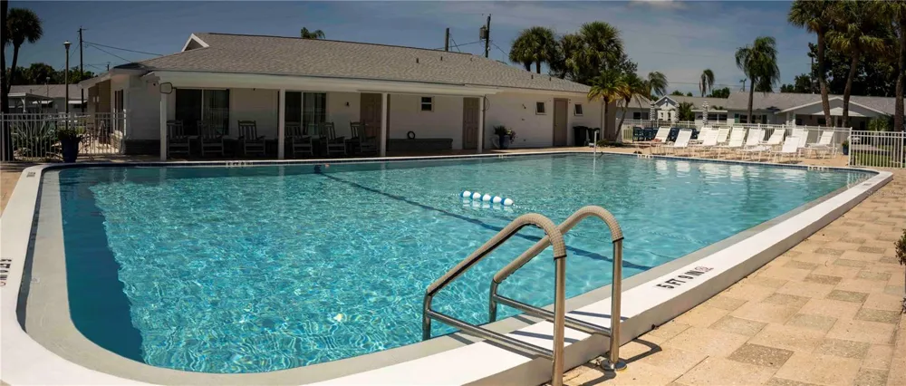 6061 CORAL WAY Bradenton, FL 34207