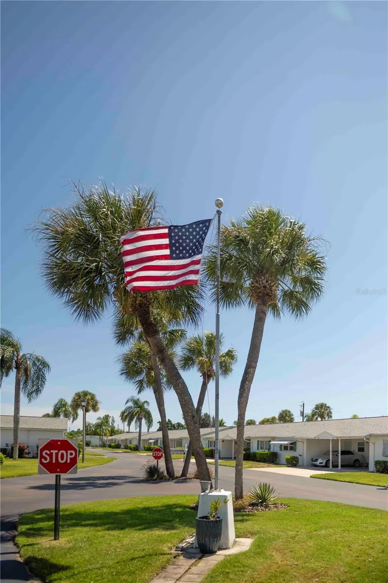 6061 CORAL WAY Bradenton, FL 34207