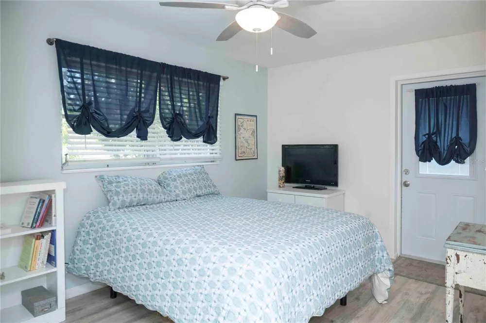 6061 CORAL WAY Bradenton, FL 34207