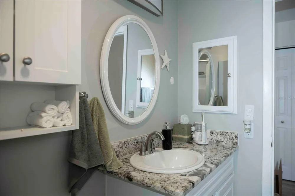 6061 CORAL WAY Bradenton, FL 34207