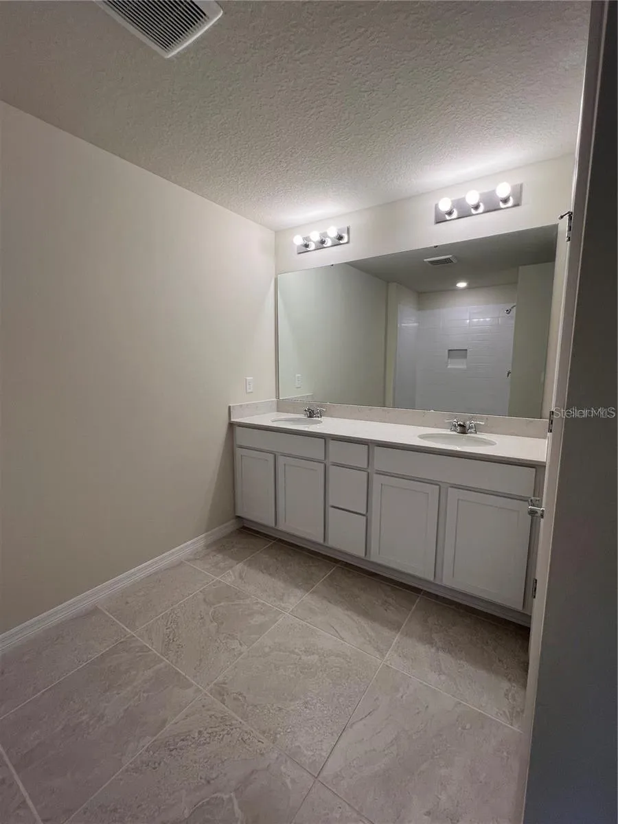 4793 SPARKLING SHELL AVENUE Kissimmee, FL 34746