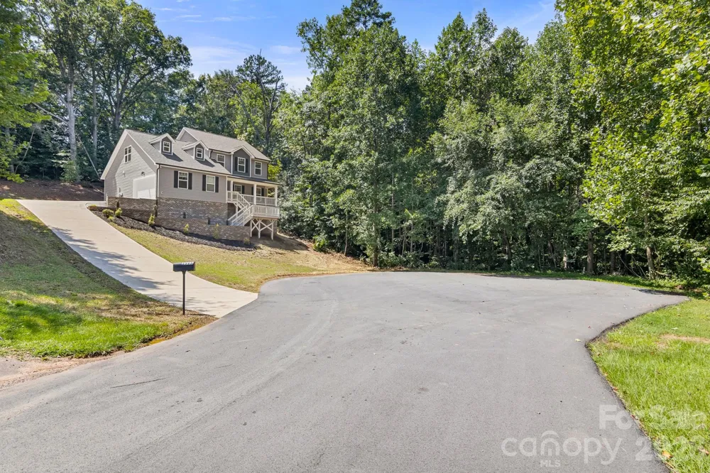 2595 Henry Falls Drive Hickory, NC 28602