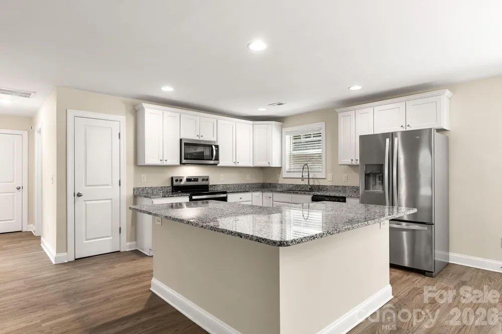 2595 Henry Falls Drive Hickory, NC 28602
