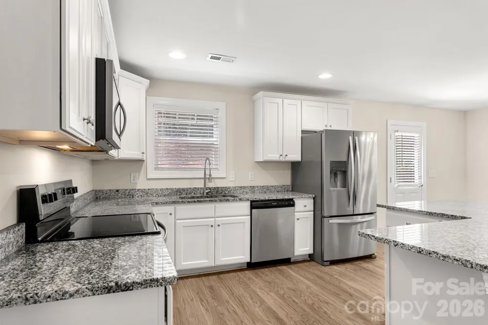 2595 Henry Falls Drive Hickory, NC 28602