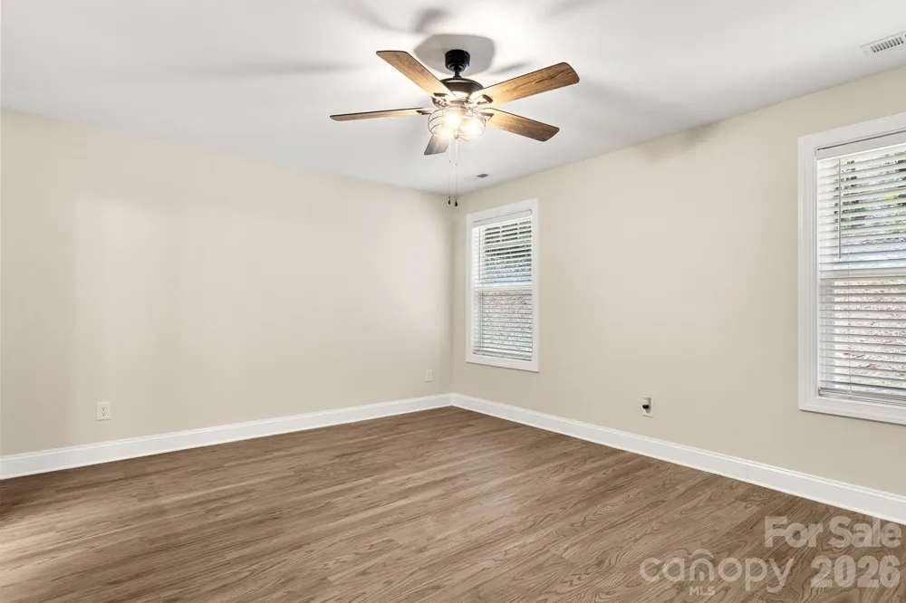 2595 Henry Falls Drive Hickory, NC 28602