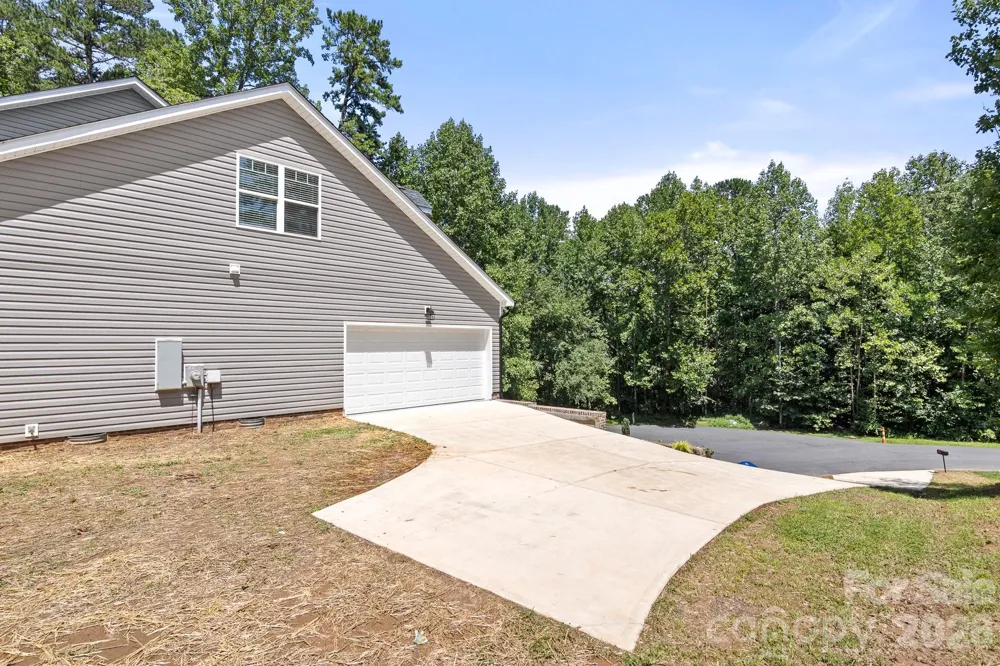 2595 Henry Falls Drive Hickory, NC 28602