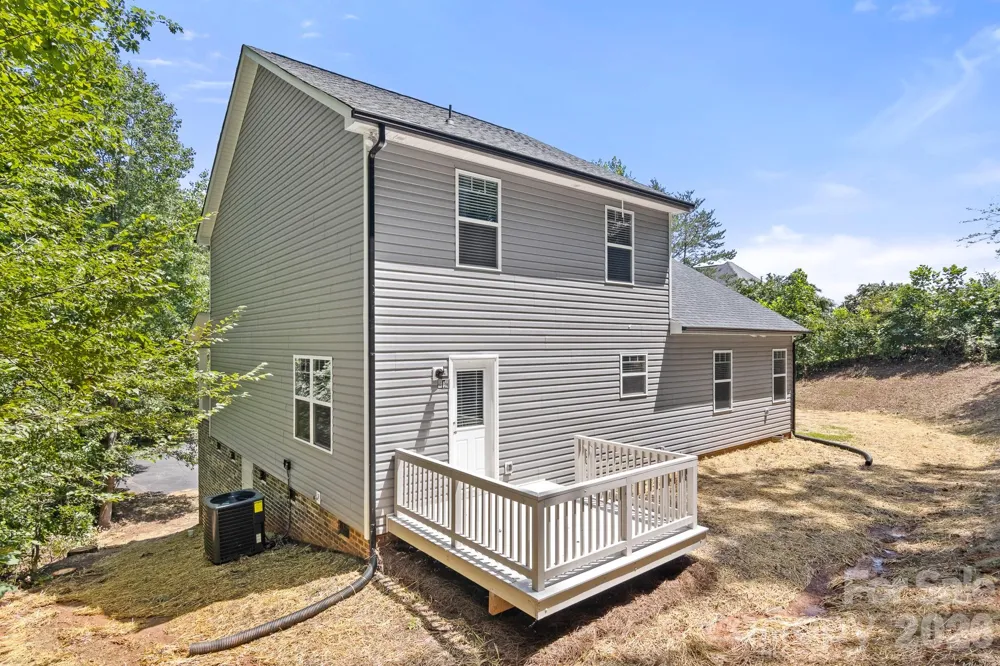 2595 Henry Falls Drive Hickory, NC 28602